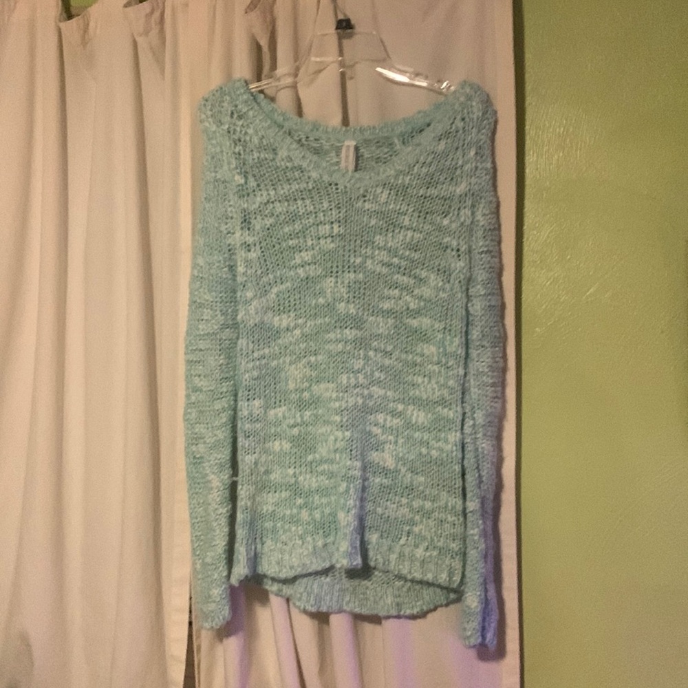 Aeropostale sea color and and white and would need a tank under.